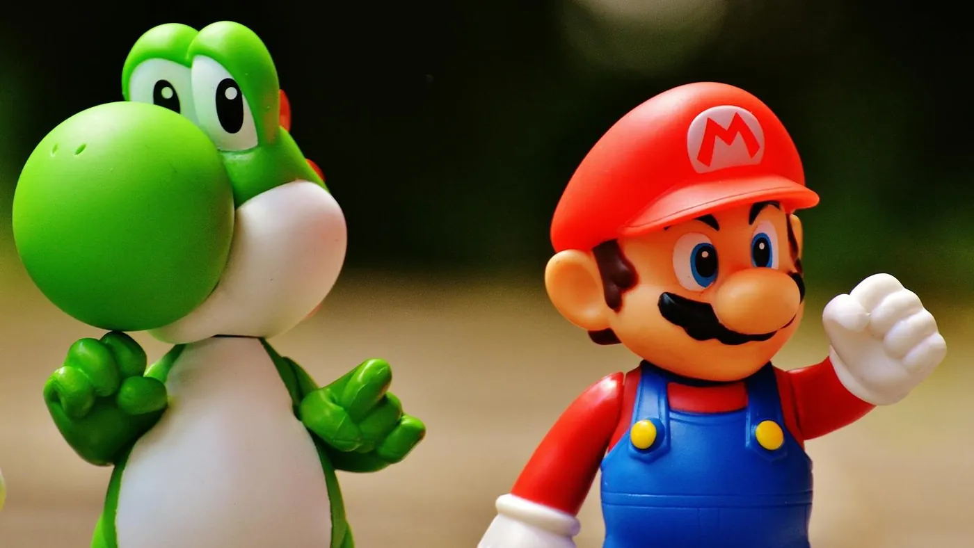 Super Mario and Yoshi Plastic Figure