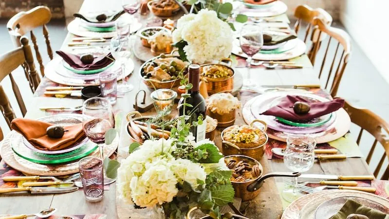 white flowers on white ceramic plate on table